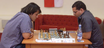 Almeida (derecha) perdió ante el peruano Córdova