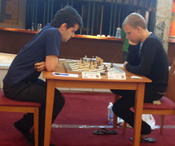 Nepomniachtchi y Laznicka protagonizaron la partida más larga (hasta el momento) en el grupo Elite
