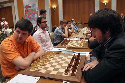 El club San Petersburgo (a la izquierda) concluyó en la segunda posición