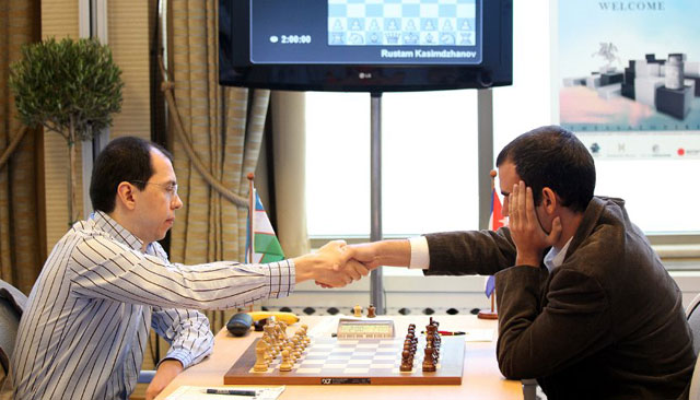 Ante Rustam Kasimdzhanov jugó muy preciso el final de torres, con peón de ventaja