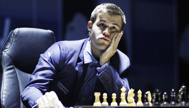 Carlsen no pensó ni cinco segundos para llevar su dama a b7 y derrumbar nuevamente a Anand (foto tomada del sitio oficial del match)