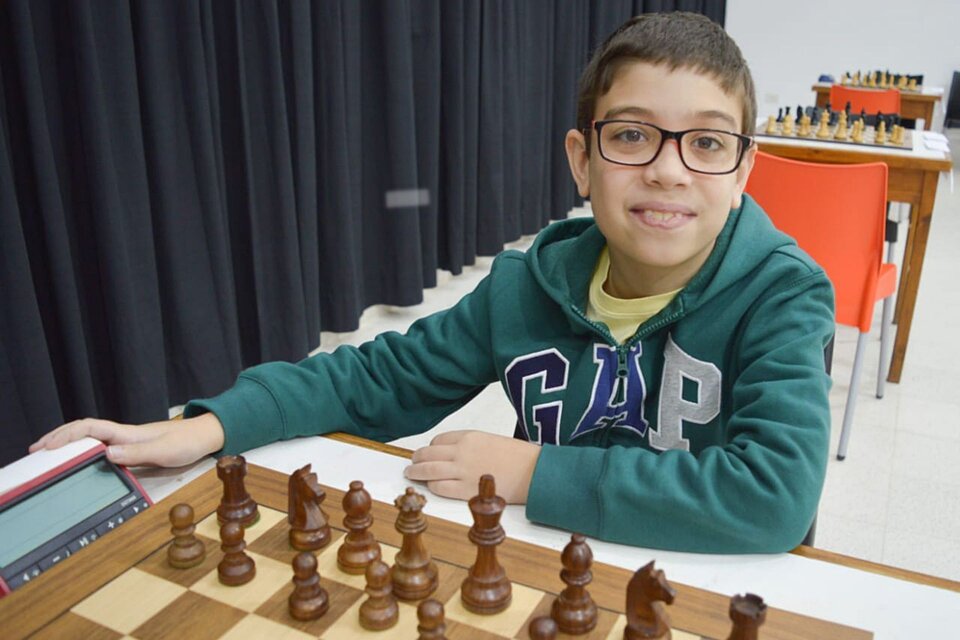 A sus 10 años, Faustino Oro está dando pasos de gigante en el mundo del ajedrez. ¿Qué récords persigue este niño prodigio?